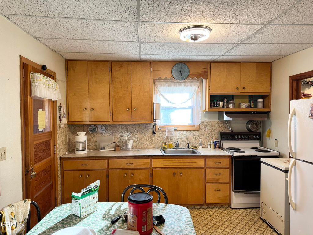 108 Montana Street, Carson, ND 58529 photo 8