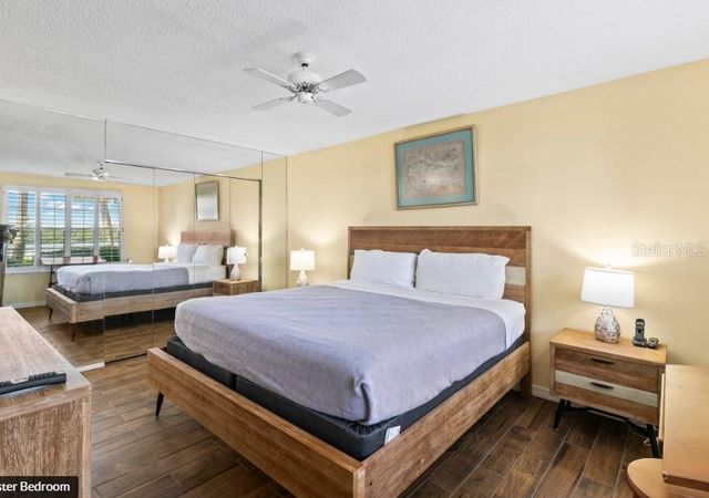 605 SUTTON PLACE 102, Longboat Key, FL 34228