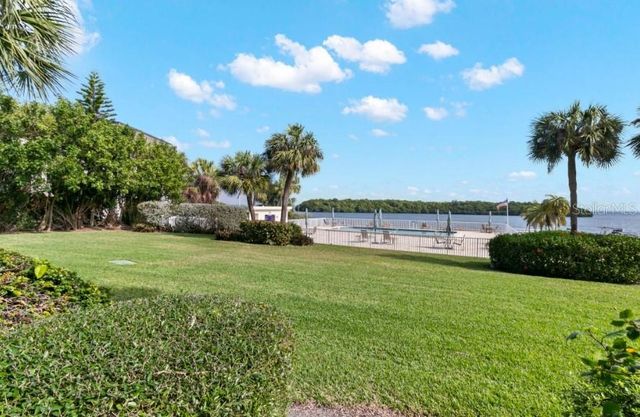 605 SUTTON PLACE 102, Longboat Key, FL 34228