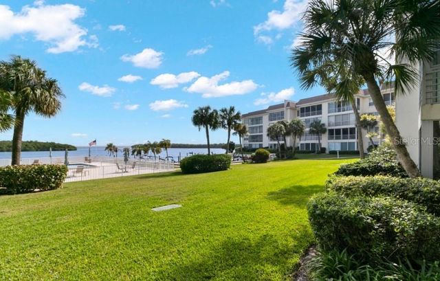 605 SUTTON PLACE 102, Longboat Key, FL 34228