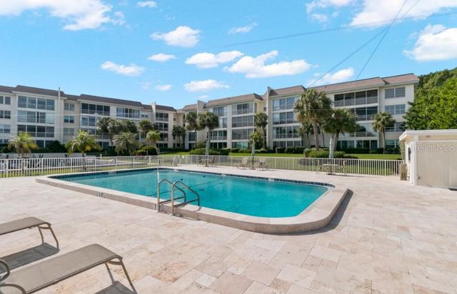 605 SUTTON PLACE 102, Longboat Key, FL 34228