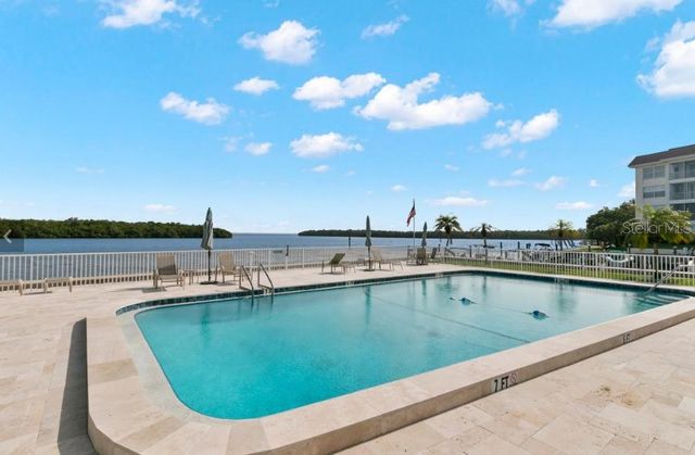605 SUTTON PLACE 102, Longboat Key, FL 34228