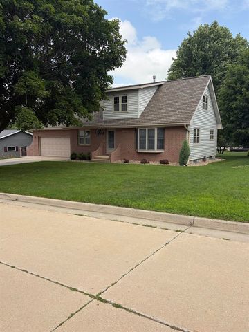 1200 NE 5th Street, Independence, IA 50644