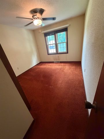 1200 NE 5th Street, Independence, IA 50644