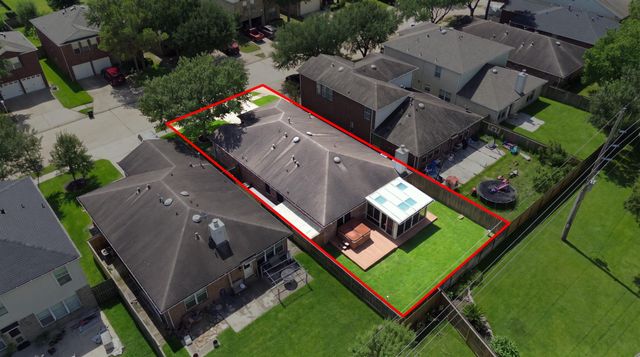 17438 Hoover Gardens Drive, Houston, TX 77095