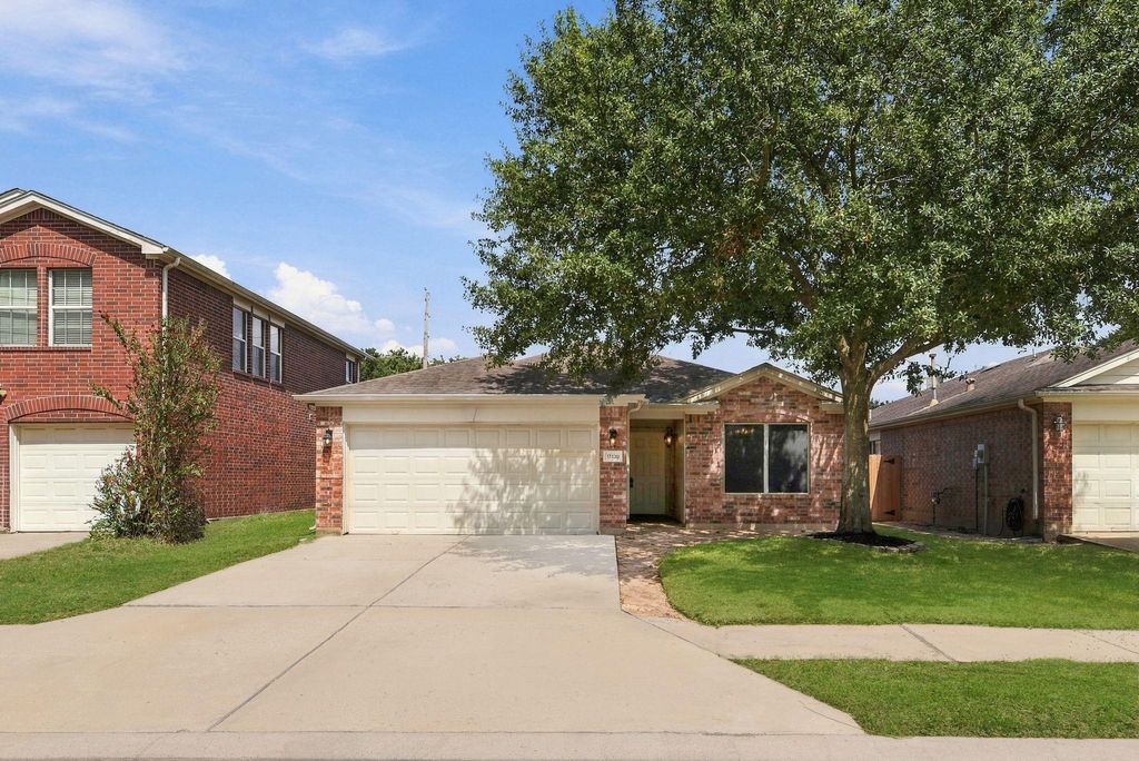 17438 Hoover Gardens Drive, Houston, TX 77095
