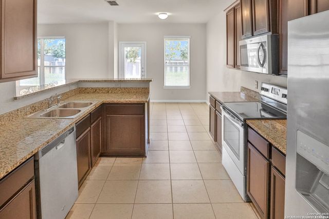 7010 Turnbow, San Antonio, TX 78252