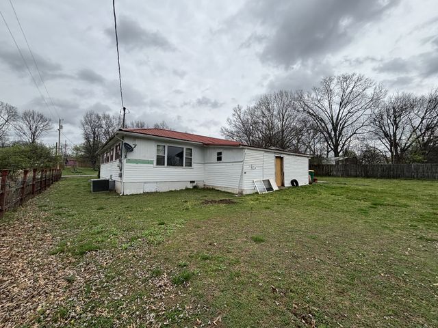 923 Walnut St, Lewisburg, TN 37091