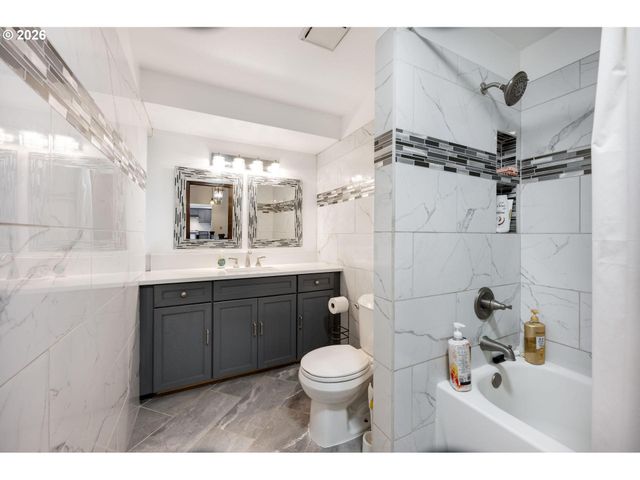 2530 Sw 23RD St, Gresham, OR 97080