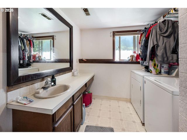 2530 Sw 23RD St, Gresham, OR 97080