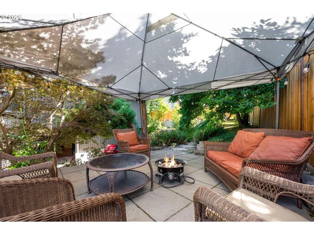 2530 Sw 23RD St, Gresham, OR 97080