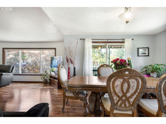 2530 Sw 23RD St, Gresham, OR 97080
