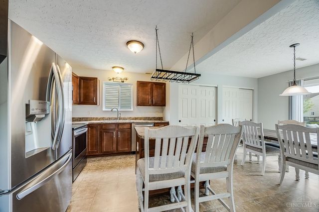 5548 Windsor Court, South Lebanon, OH 45065