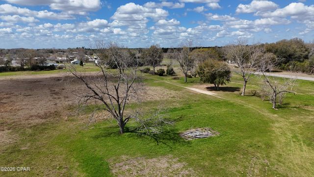 6775 U.S. Hwy 90, Grand Ridge, FL 32442