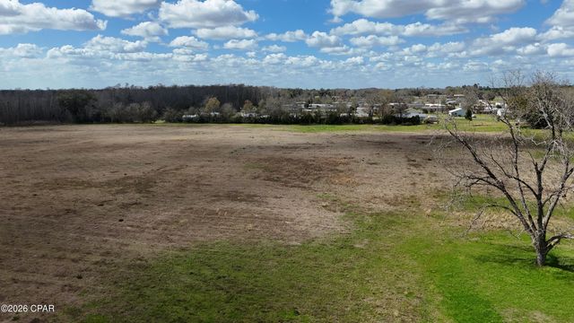 6775 U.S. Hwy 90, Grand Ridge, FL 32442