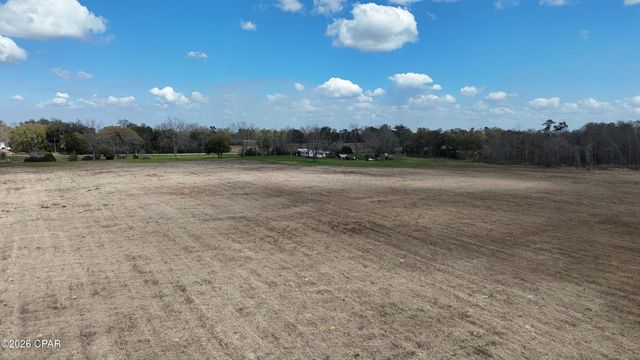 6775 U.S. Hwy 90, Grand Ridge, FL 32442