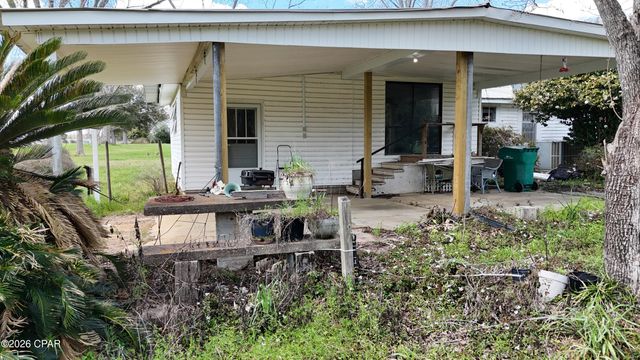 6775 U.S. Hwy 90, Grand Ridge, FL 32442