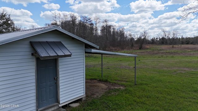 6775 U.S. Hwy 90, Grand Ridge, FL 32442