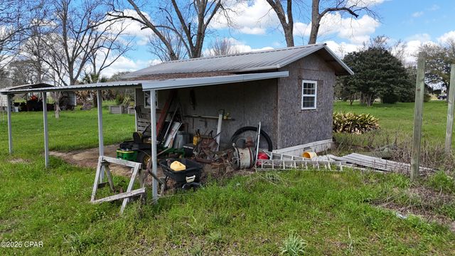 6775 U.S. Hwy 90, Grand Ridge, FL 32442