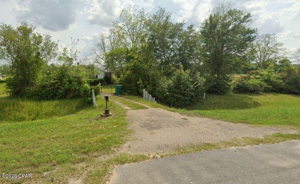 6775 U.S. Hwy 90, Grand Ridge, FL 32442