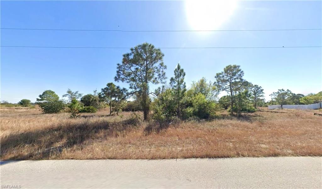 1122 Fontana ST E, LEHIGH ACRES, FL 33974 — photo 2