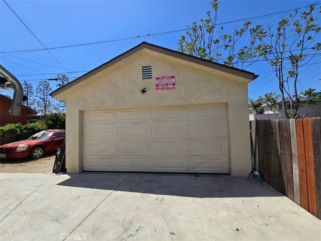 6629 Denver, Los Angeles, CA 90044