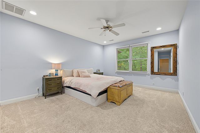 2 Banbury Lane, Bella Vista, AR 72714