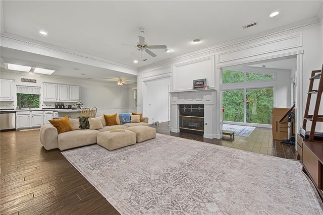 2 Banbury Lane, Bella Vista, AR 72714