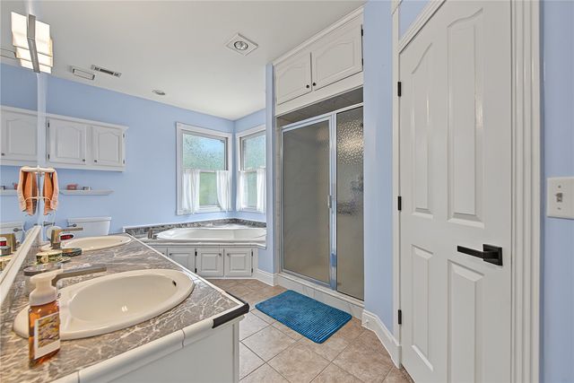 2 Banbury Lane, Bella Vista, AR 72714