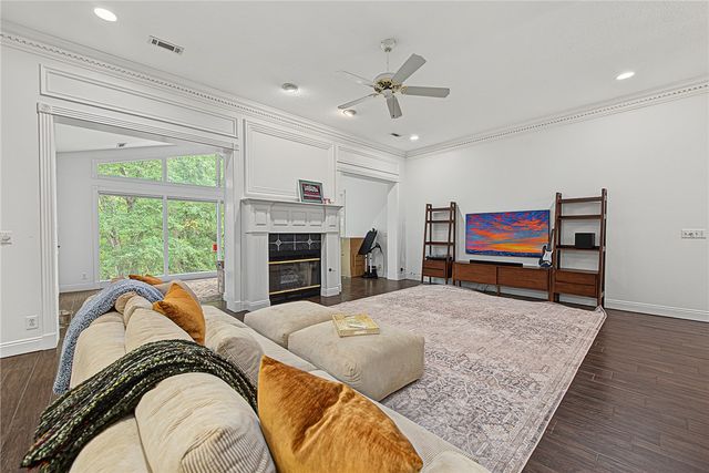 2 Banbury Lane, Bella Vista, AR 72714