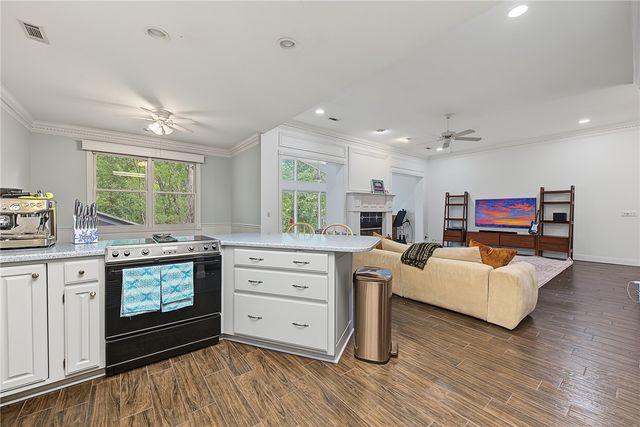 2 Banbury Lane, Bella Vista, AR 72714