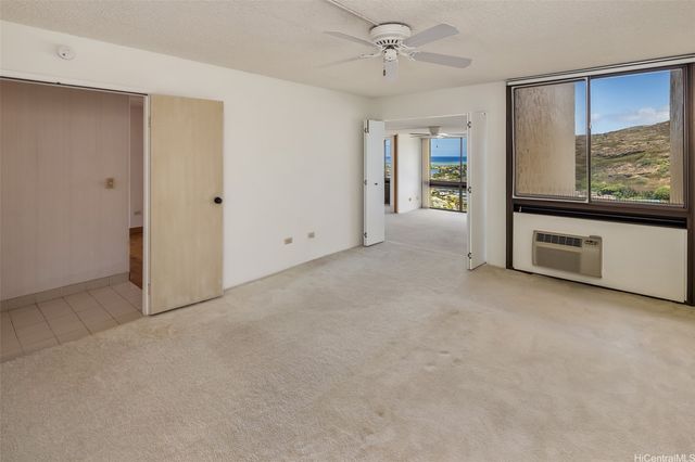 521 Hahaione Street 2-18K, Honolulu, HI 96825