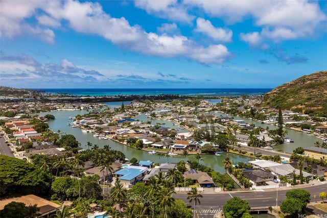 521 Hahaione Street 2-18K, Honolulu, HI 96825