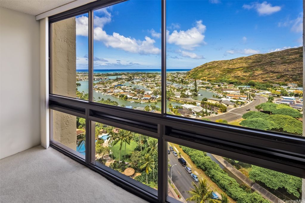 521 Hahaione Street 2-18K, Honolulu, HI 96825