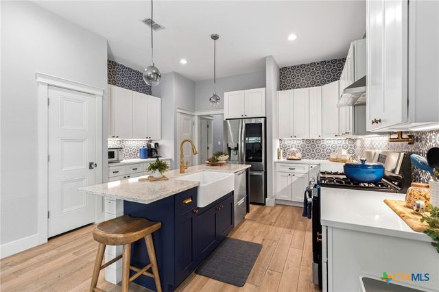 835 Cross Street, New Braunfels, TX 78130