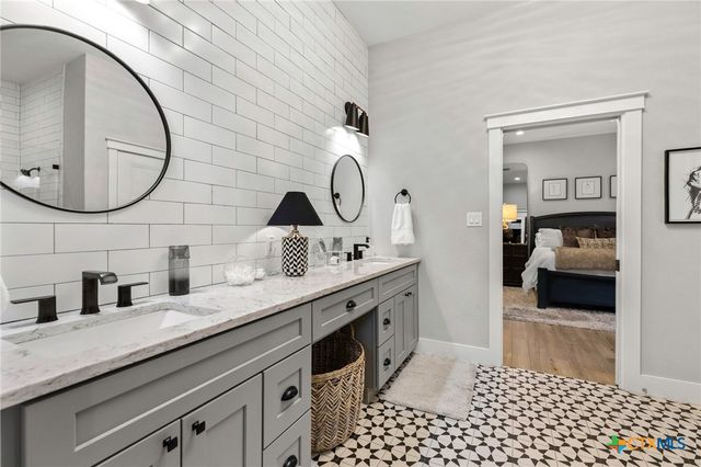 835 Cross Street, New Braunfels, TX 78130