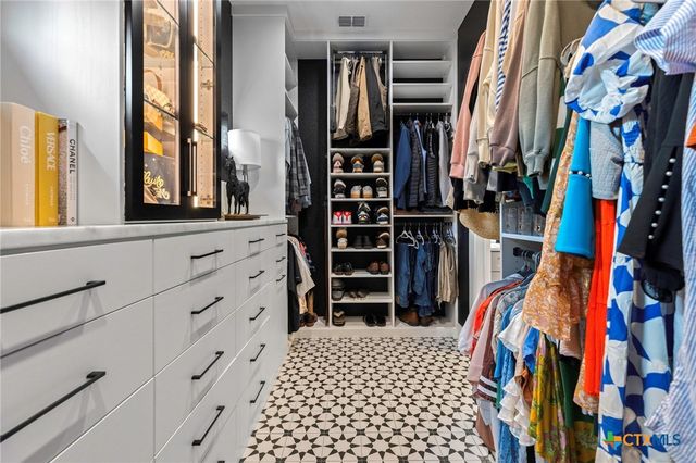 835 Cross Street, New Braunfels, TX 78130