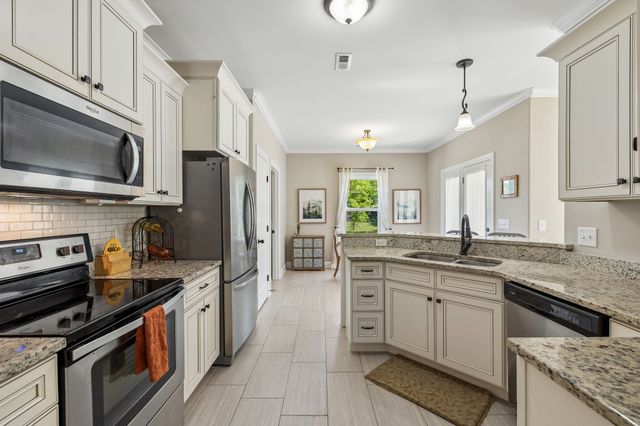135 Hillside Cove Dr, Woodbury, TN 37190