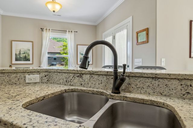 135 Hillside Cove Dr, Woodbury, TN 37190