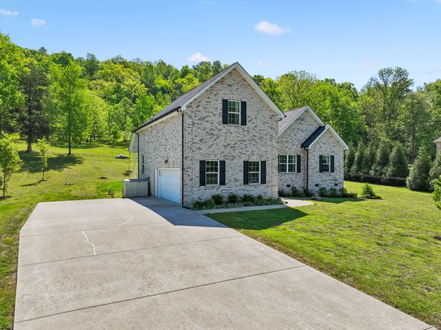 135 Hillside Cove Dr, Woodbury, TN 37190