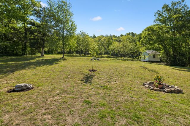 135 Hillside Cove Dr, Woodbury, TN 37190