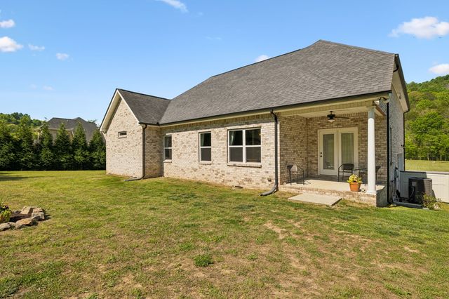 135 Hillside Cove Dr, Woodbury, TN 37190
