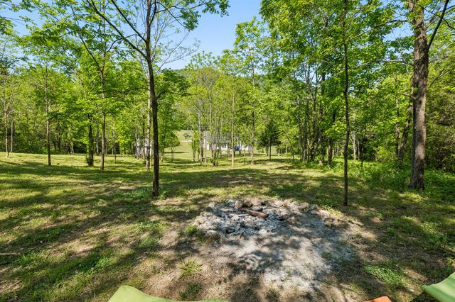 135 Hillside Cove Dr, Woodbury, TN 37190