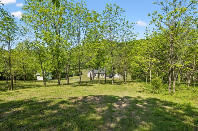 135 Hillside Cove Dr, Woodbury, TN 37190