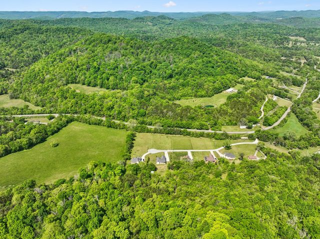 135 Hillside Cove Dr, Woodbury, TN 37190