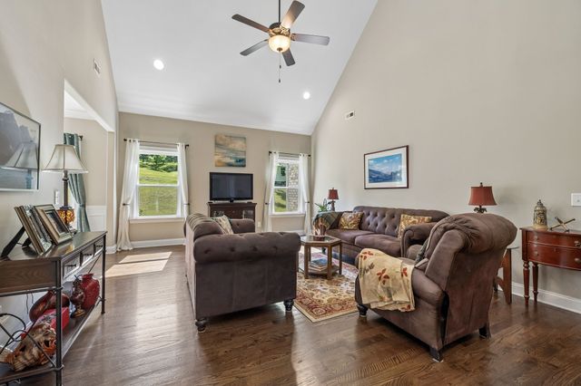135 Hillside Cove Dr, Woodbury, TN 37190