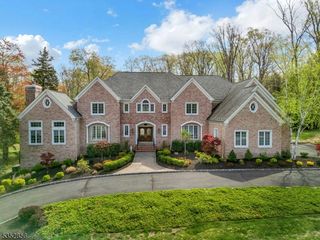 8 STRATFORD COURT, Warren Twp., NJ 07059
