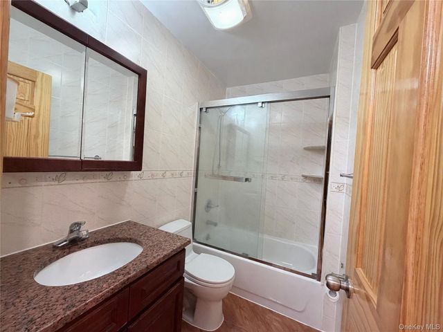 152-12 Peck Avenue, Flushing, NY 11355