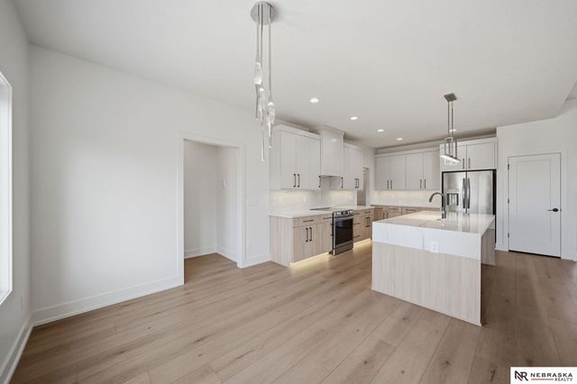 2337 S 89th Street, Lincoln, NE 68520