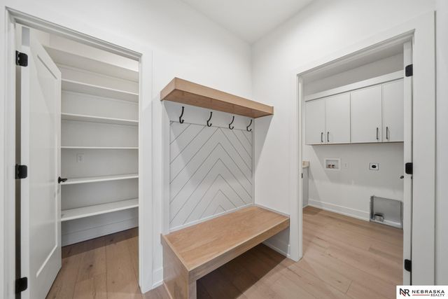 2337 S 89th Street, Lincoln, NE 68520